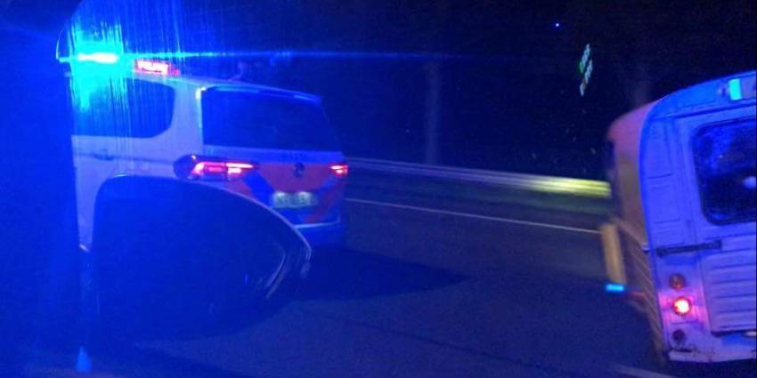 Gestolen auto geramd door politieauto op A2