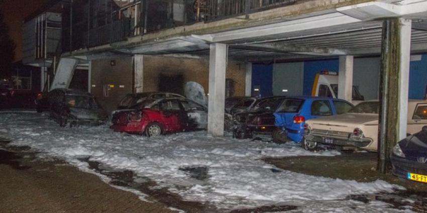 Vijf auto's in brand gestoken in Vlaardingen 