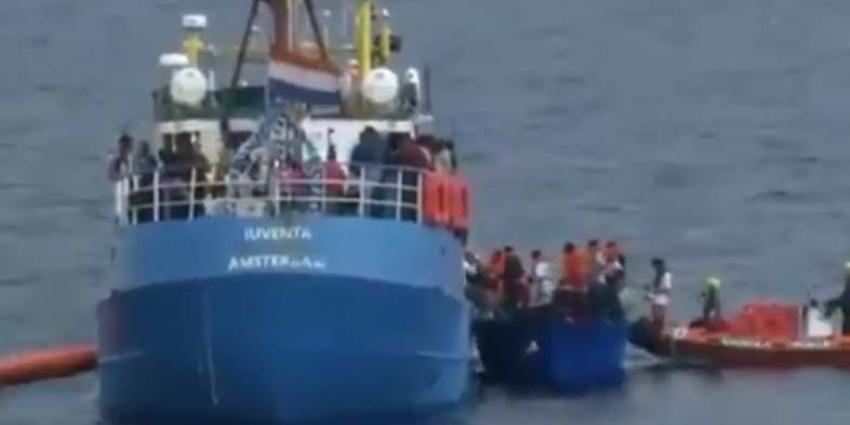 Nederland neemt twintig migranten op van het NGO-schip Lifeline