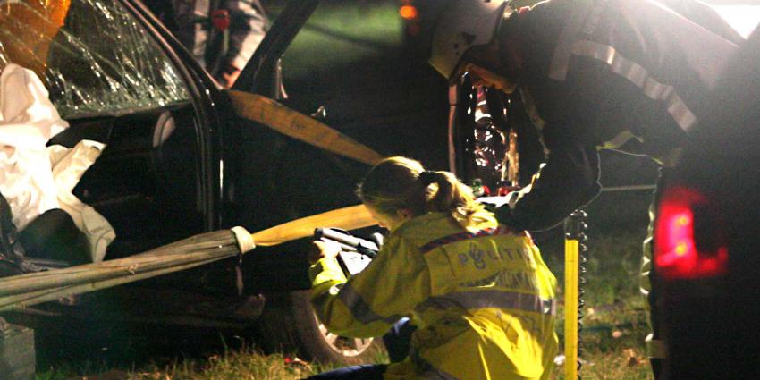 Man (43) overleden na frontale botsing met vrachtwagen