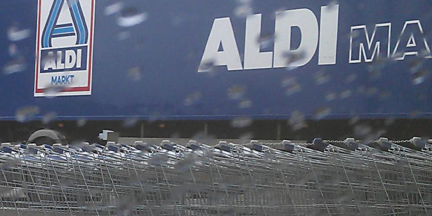 Dader met Anonymusmasker overvalt Aldi in Tilburg 