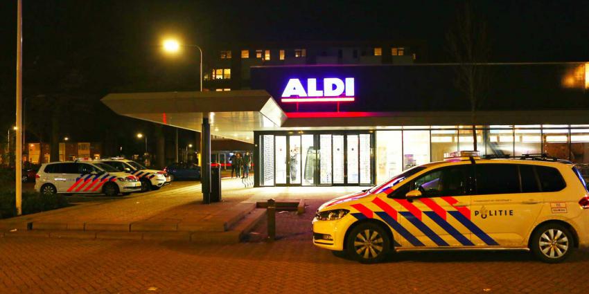 Politieauto onderweg naar overval ramt snorfietser