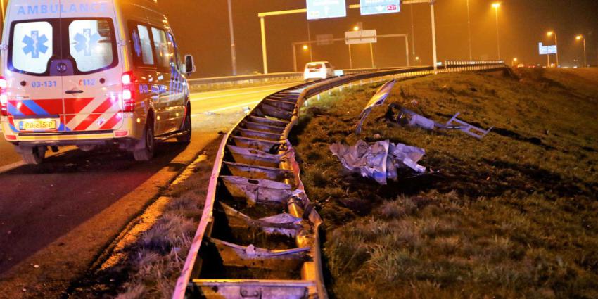 ambu-vangrail-schade-snelweg