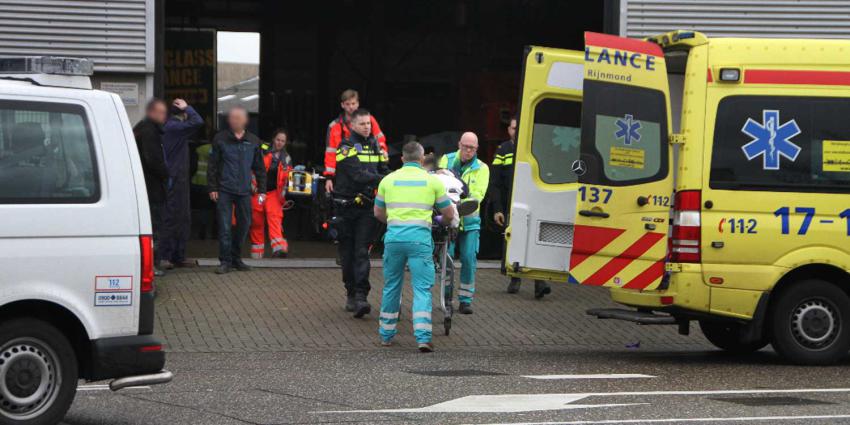 Man zwaargewond bij bedrijfsongeval Schiedam