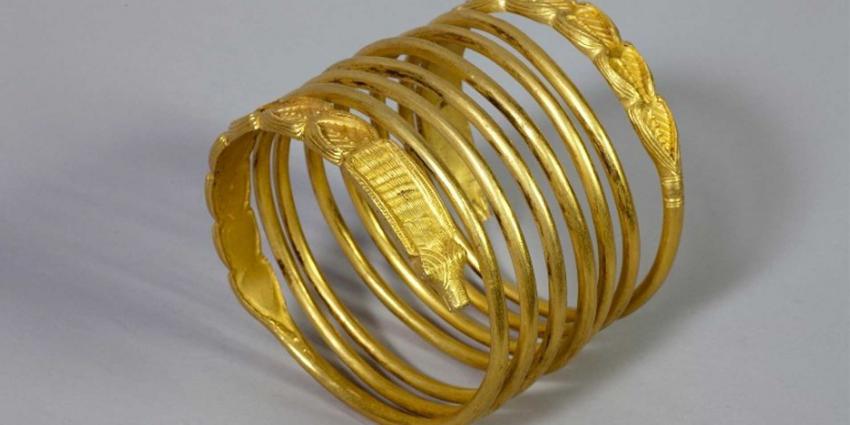 armband-goud-kunstroof-Drenthe