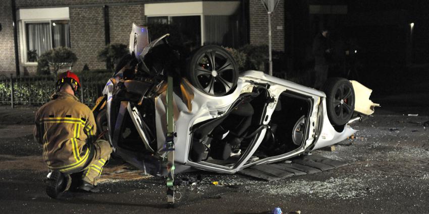 Foto van auto na ongeval | Paul Groeneveld | www.fotopersbureau.eu