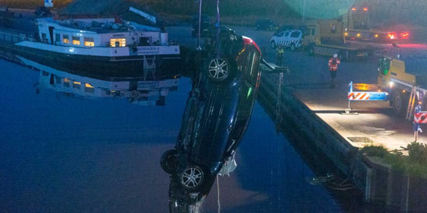 auto-schip-hijskraan