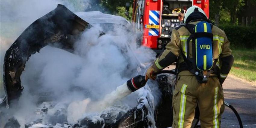 Auto brandt uit bij Annen