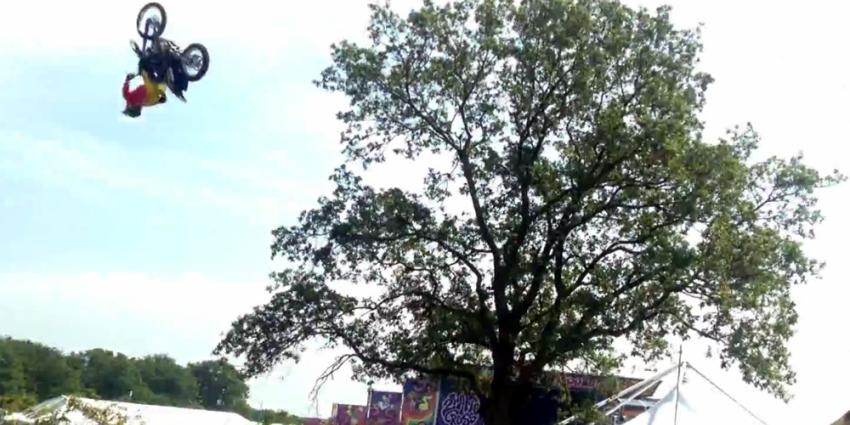 Wereldrecordpoging op Zwarte Cross:Giant backflip voor Raif Badawi