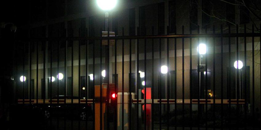 Dronken in pand opgesloten inbreker belt zelf 112