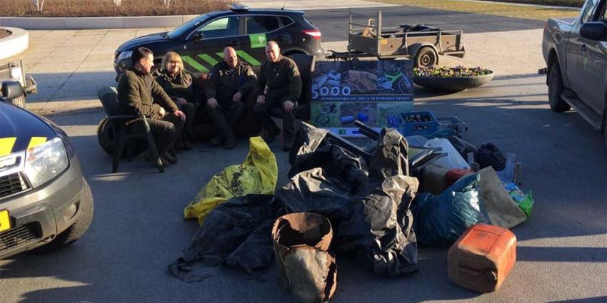 Boze boswachters dumpen dumpafval bij provinciehuis Den Bosch