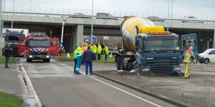 foto van aanrijding vrachtauto's | Miranda van der Sloot