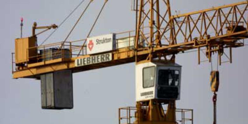 Dronken stelletje kiest 'vrijlocatie' in 30 meter hoge hijskraan