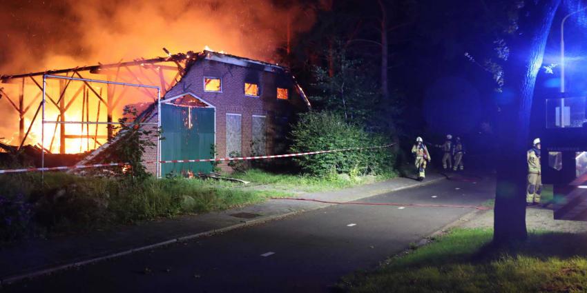 brand-boerderij-brandweer