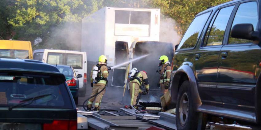 Brand in landing van bestelbus