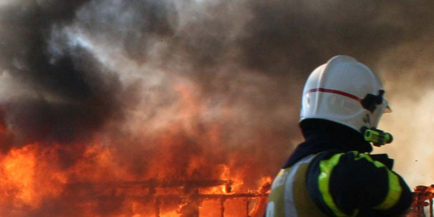 Grote brand bij garagebedrijf in Vlissingen