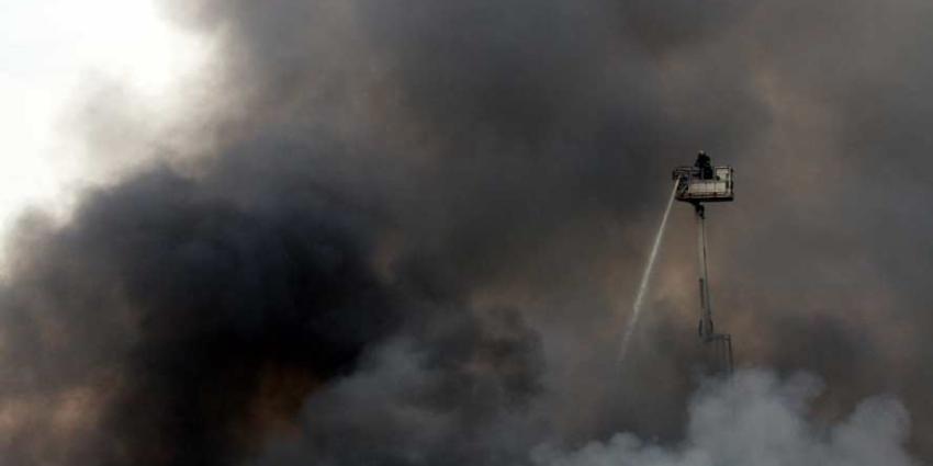 Zeer grote brand in Westelijk Havengebied van Amsterdam