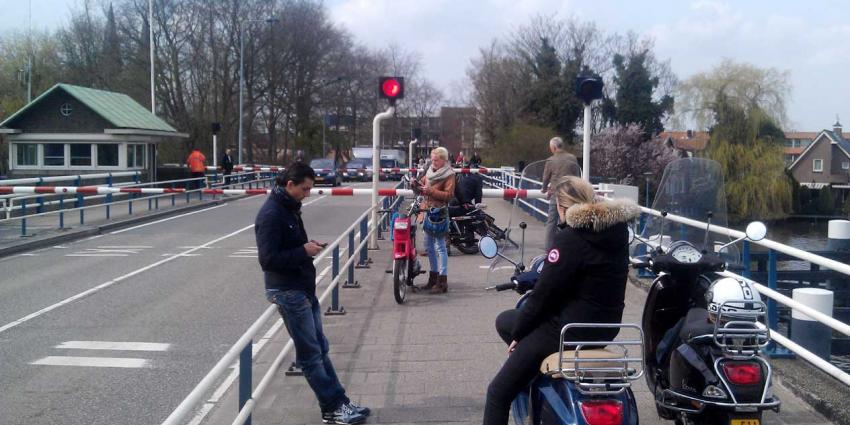 Brug over de Amstel bij Uithoorn lijkt soap