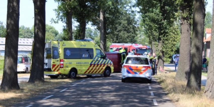 Busje belandt in Esch op zijn kant 