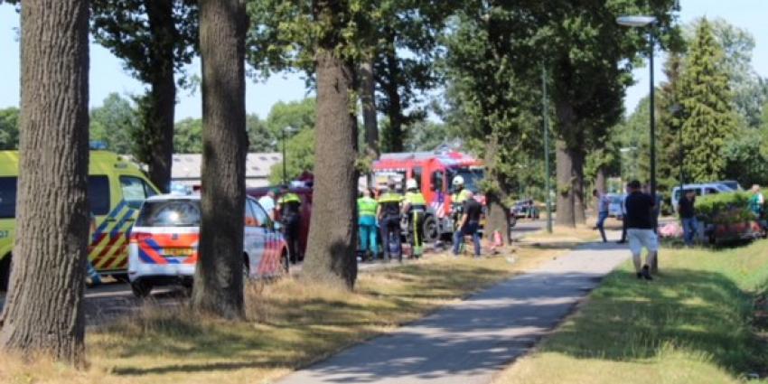 Busje belandt in Esch op zijn kant 