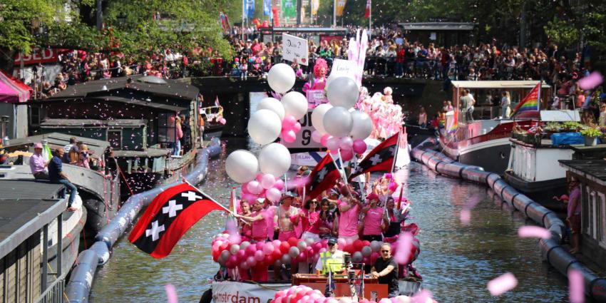 Kleurrijke Canal Parade gestart in Amsterdam