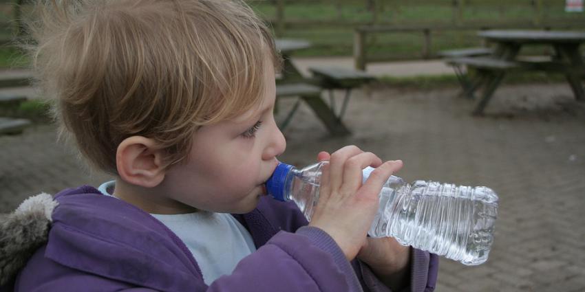Blokhuis: 1000 watertappunten op schoolpleinen