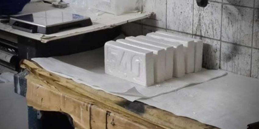 cocaine-blokken-weegschaal