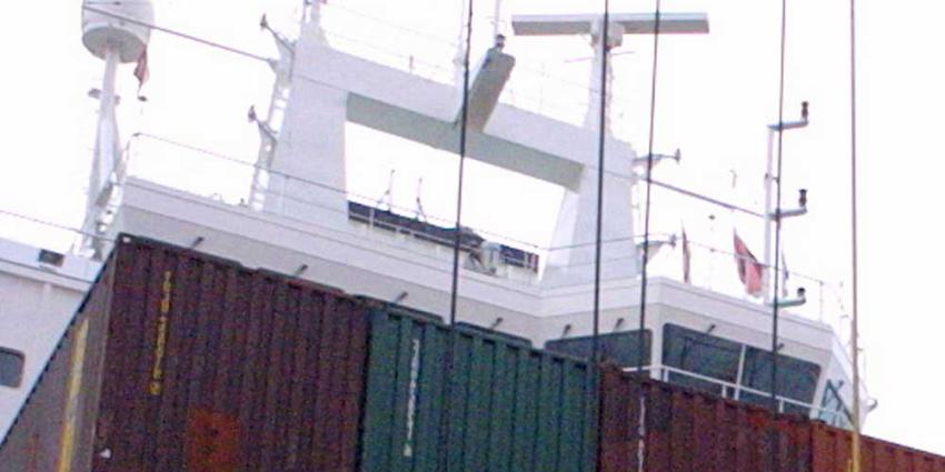 Protest Rotterdamse havenarbeiders bij World Port Center 