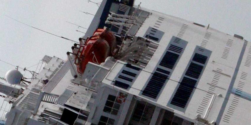 Foto van gekapseisd schip | Archief EHF