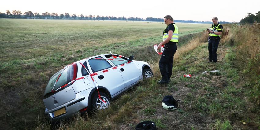 Politie markeert auto