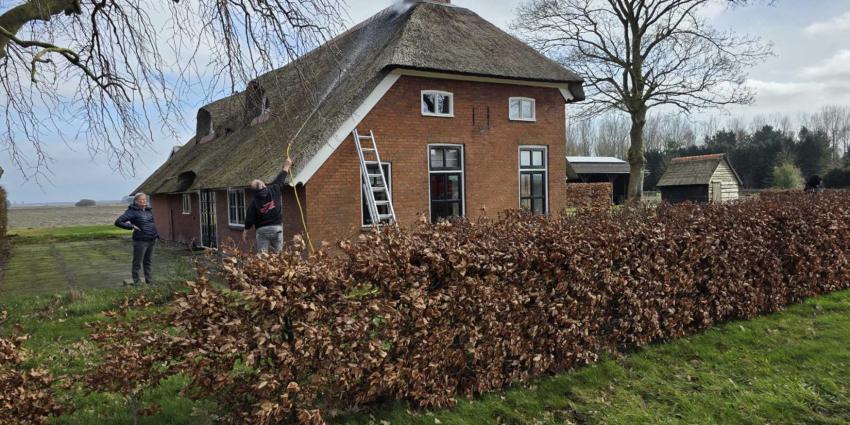 dakbrand-tuinslang-rietgedekt