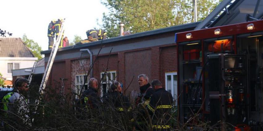 Brandweer grijpt snel in bij dakbrand in Wildervank