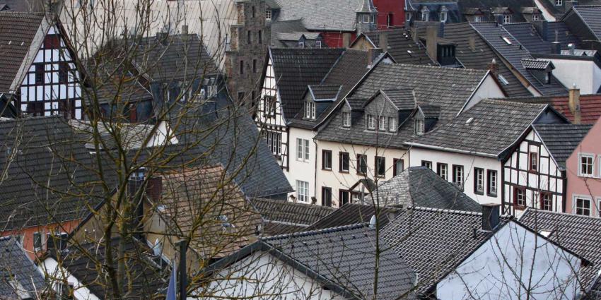 Klopjacht op man in Zwitserland die met kettingzaag 5 mensen heeft verwond