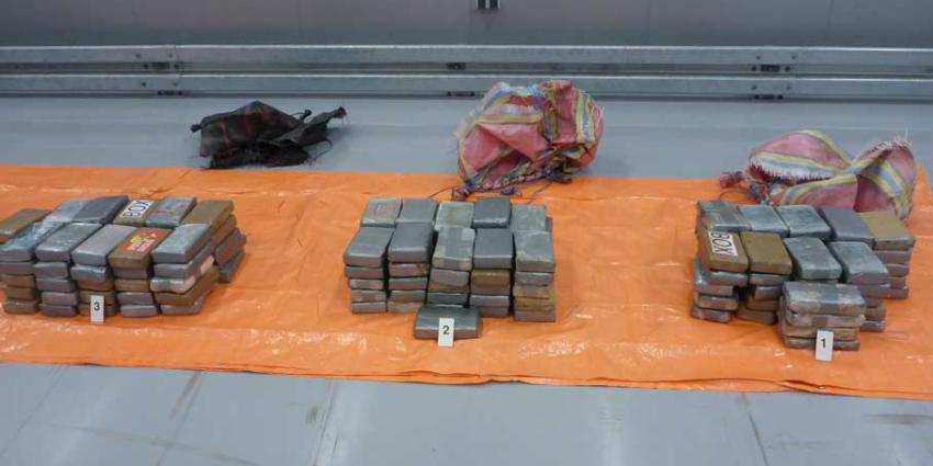 Douane vindt 155 kilo cocaïne tussen bananen