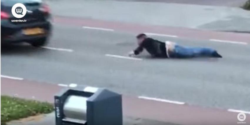 Vluchtende arrestant wordt tientallen meters meegesleurd door auto