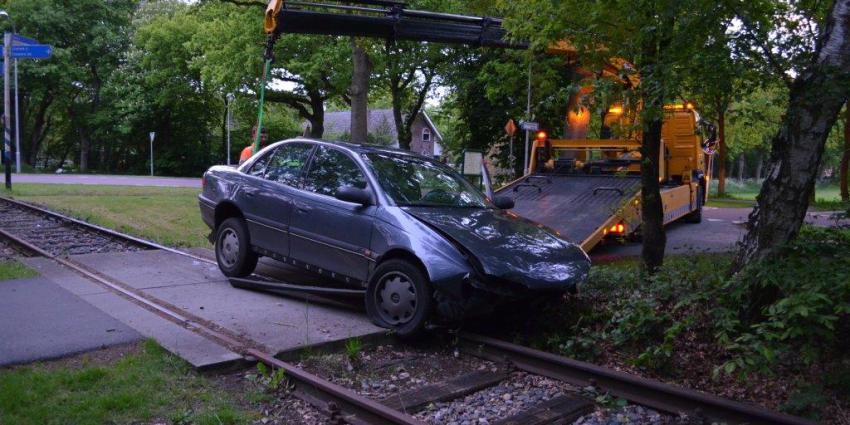 Beschonken automobilist ramt drie bomen