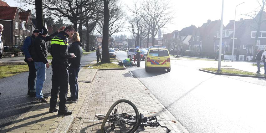 Fietser geschept door auto in Zeist