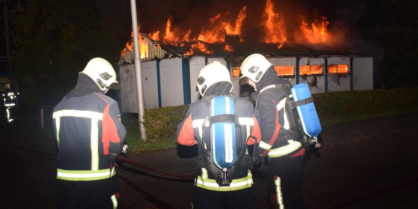 Gebouw duivensportvereniging Hoogeveen verwoest door brand