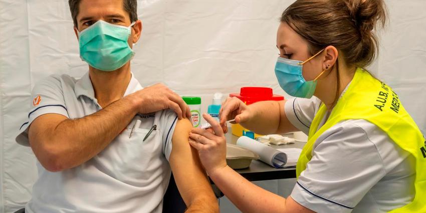 eerste vaccinatie UMCM+
