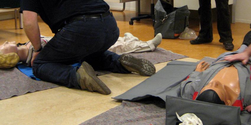 ehbo, middelbare scholen, rode kruis, handtekeningen