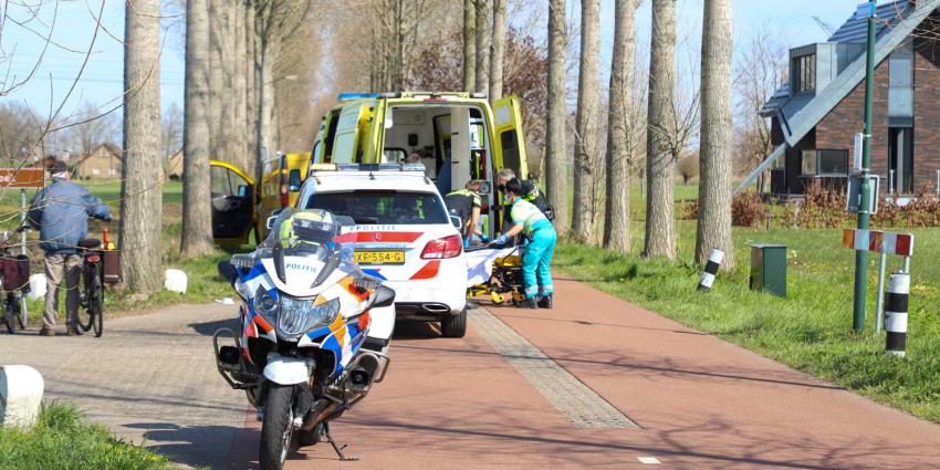 fietser-gewond-ambulance-politiemotor