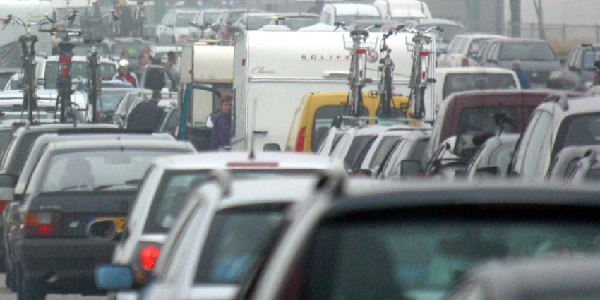 Langere files door vakantie in het midden van het land