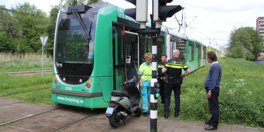 Aanrijding tussen scooter en tram