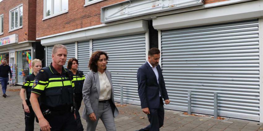 Burgemeester Halsema bezoekt Johan Huizingalaan