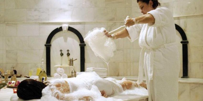 Vrouw jaagt overvaller hammam uit