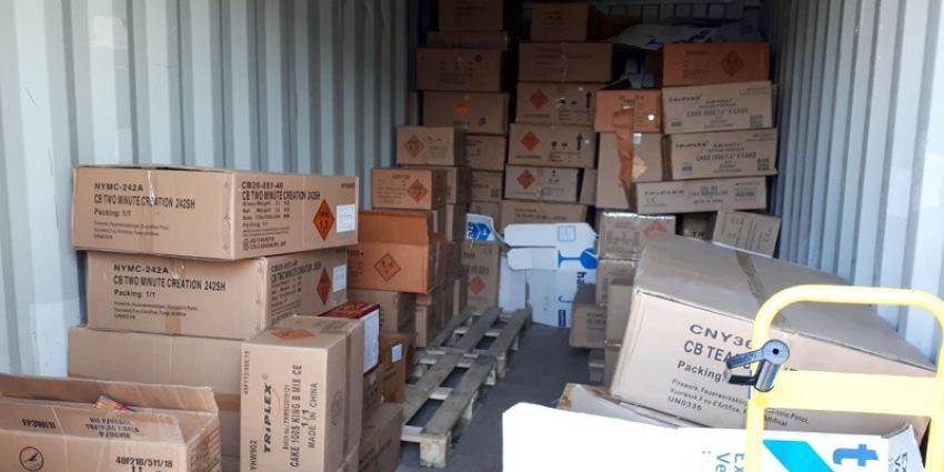 Illegaal vuurwerk in container