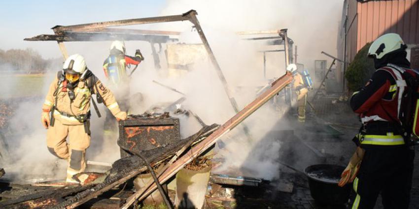Kantoorunit tot de grond toe afgebrand in Drentse Hijken 