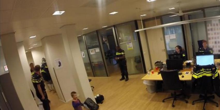 Politie Rotterdam maakt home-alone verhaal live mee 