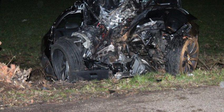 Twee doden (20 en 25 jaar) bij auto-ongeluk Hooghalen 