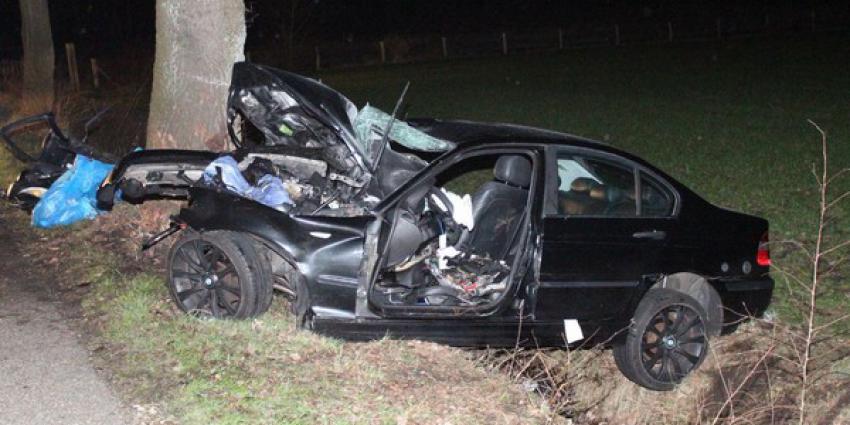Twee doden (20 en 25 jaar) bij auto-ongeluk Hooghalen 